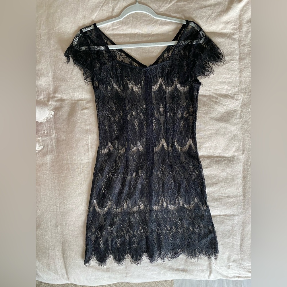Little back lace dress (without slip)